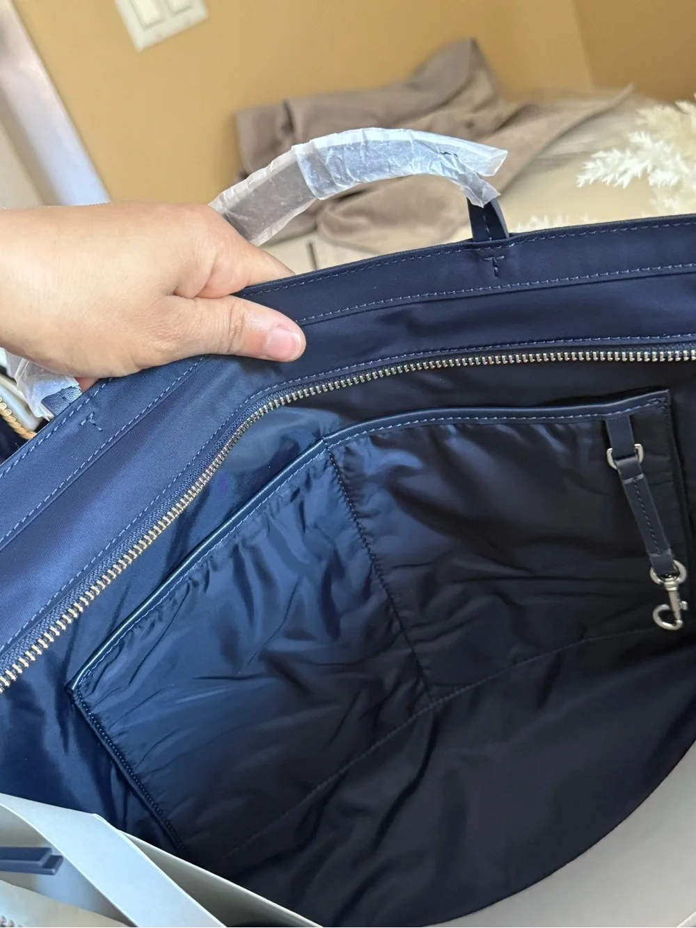 NWT , tory burch navy blue tote shoulder bag $300